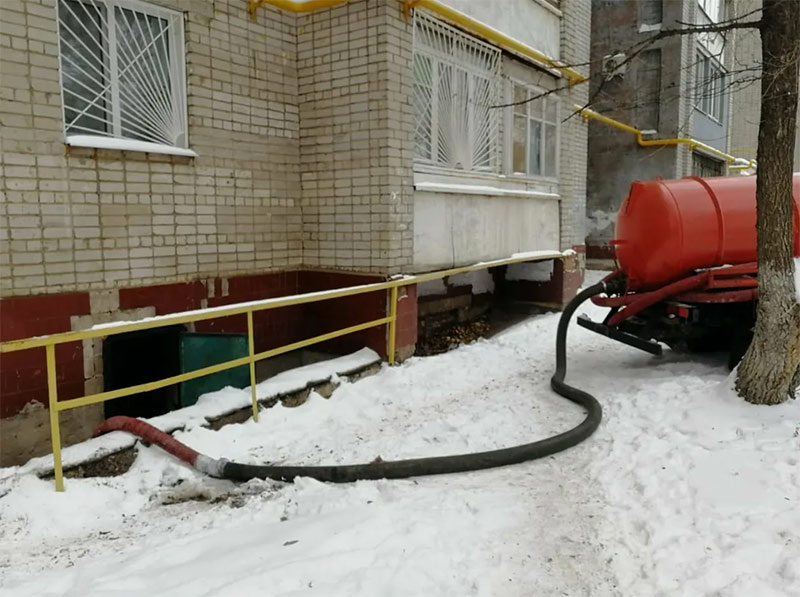 Откачка воды из подвала  Бронницы
